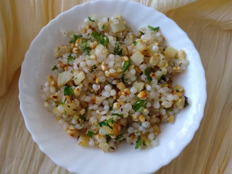 व्रत में ऐसे बनाएं साबुदाने की खिचड़ी