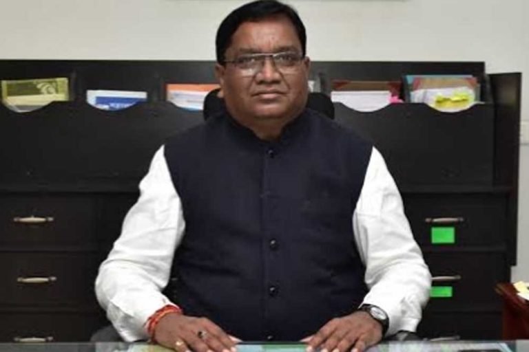 राजस्व प्रकरणों के निराकरण सहित खाद-बीज की सुलभता हेतु प्रभावी पहल करने पर बल