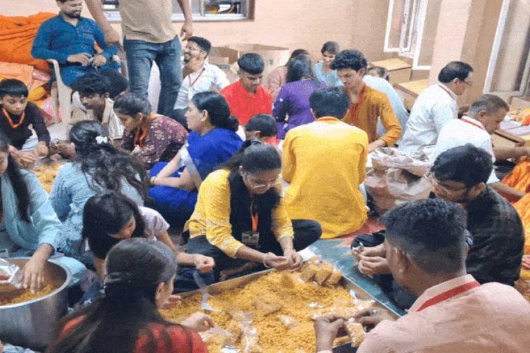 गुरु पूर्णिमा पर खंडवा में निभाई जा रही ‘अतिथि देवो भव:’ की परंपरा, दिखी संस्कृति की झलक