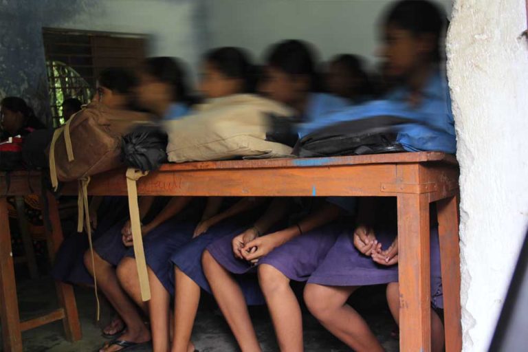 नाबालिग छात्राओं के कपड़े उतरवाने का आरोप, स्कूल में पीरियड जांच को लेकर मचा बवाल