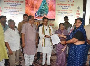 गरीबों का सपना साकार कर रही है पीएम आवास योजना: उप मुख्यमंत्री शुक्ल