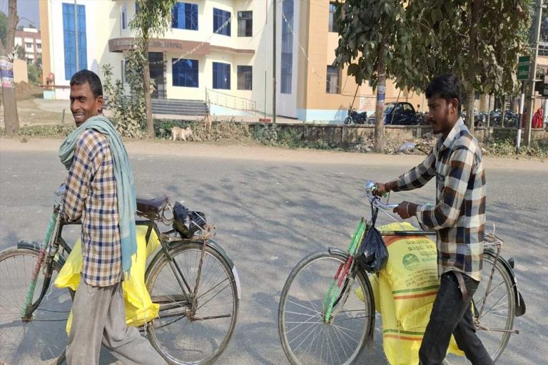 डीएपी की कमी को पूरा करने एनपीके, एसएसपी और नैनो डीएपी का भरपूर स्टॉक