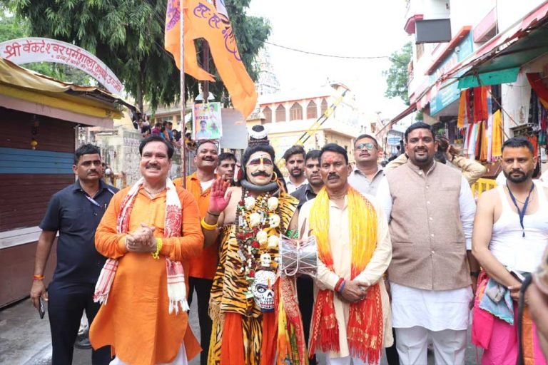 भगवान श्रीमहाकाल मनमहेश स्वरूप में निकले उज्जैन नगर भ्रमण पर