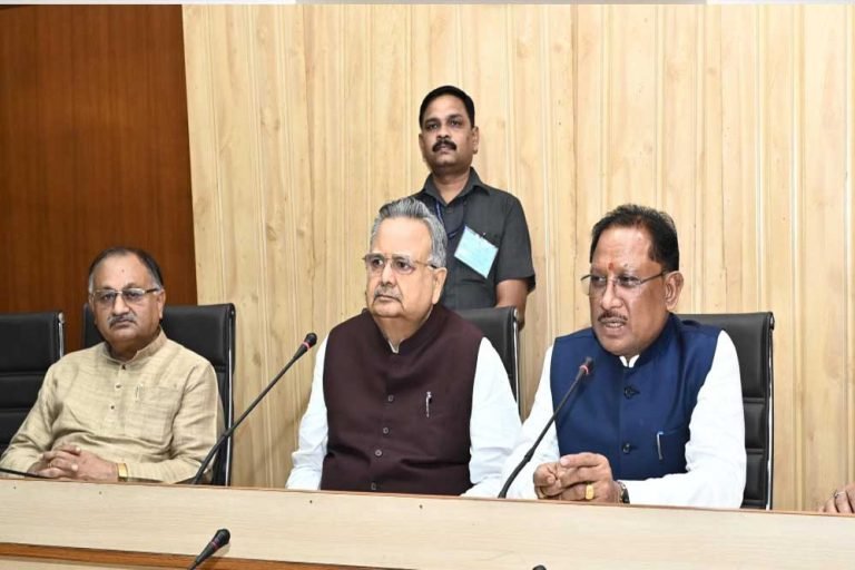 राजनांदगांव प्रतिनिधिमंडल की मुख्यमंत्री से मुलाकात, विकास कार्यों के लिए जताया आभार