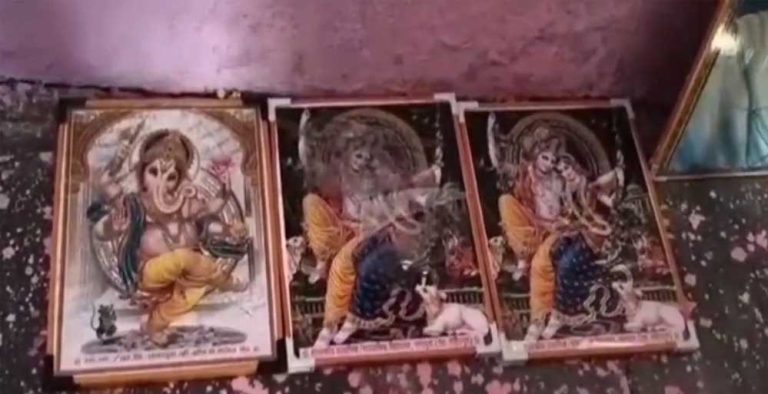 स्कूल में धार्मिक विवाद: शिक्षक पर भगवान की तस्वीर जलाने और धर्म परिवर्तन के लिए उकसाने का मामला दर्ज