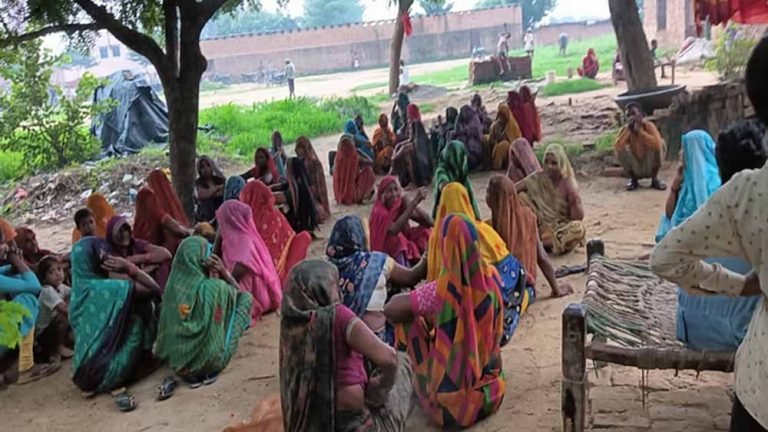 एक दिन पहले लापता हुए बच्चों की पानी भरे गड्ढे में मिली लाश
