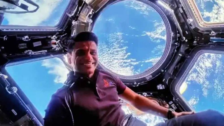 अंतिरक्ष में किसान बने शुभांशु शुक्ला, मेथी और मूंग के बीजों को कर रहे अंकुरीत