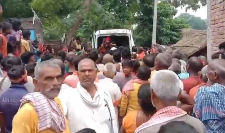 श्रद्धालुओं से भरी पिकअप हादसे का शिकार, बाबा धाम यात्रा में छाया मातम