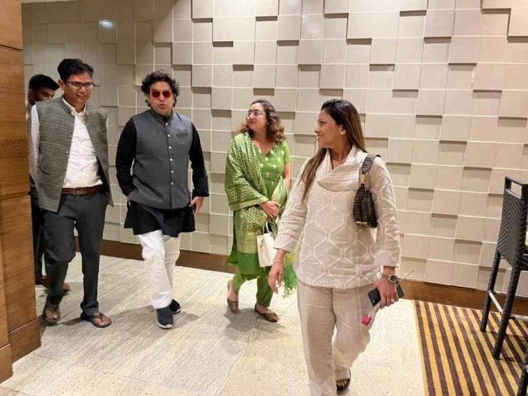 होटल में हुई खास मुलाकात: ओपी चौधरी दंपत्ति से मिले आशुतोष राणा, खोले कई राज
