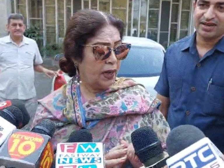पूर्व सांसद किरण खेर को बड़ा झटका, बकाया किराए पर मिला नोटिस