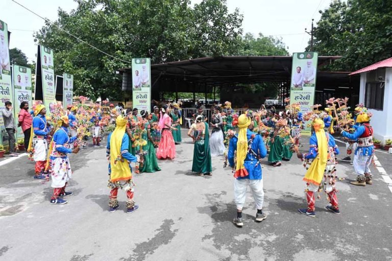 हरेली की छटा मुख्यमंत्री निवास में: लोक संस्कृति और सुंदर नाचा का संगम