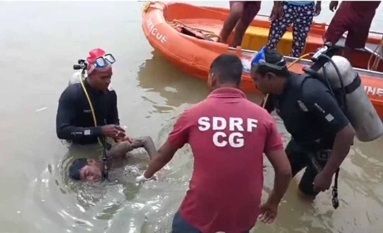 खारून नदी बनी मौत का गवाह: दो बच्चे डूबे, एक की तलाश जारी