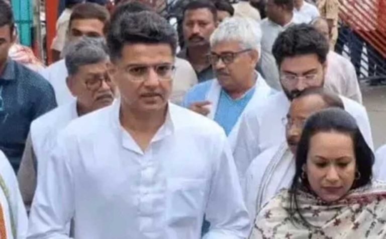 सचिन पायलट का सियासी संदेश: चैतन्य से मुलाकात कर कहा- कांग्रेस परिवार अडिग है