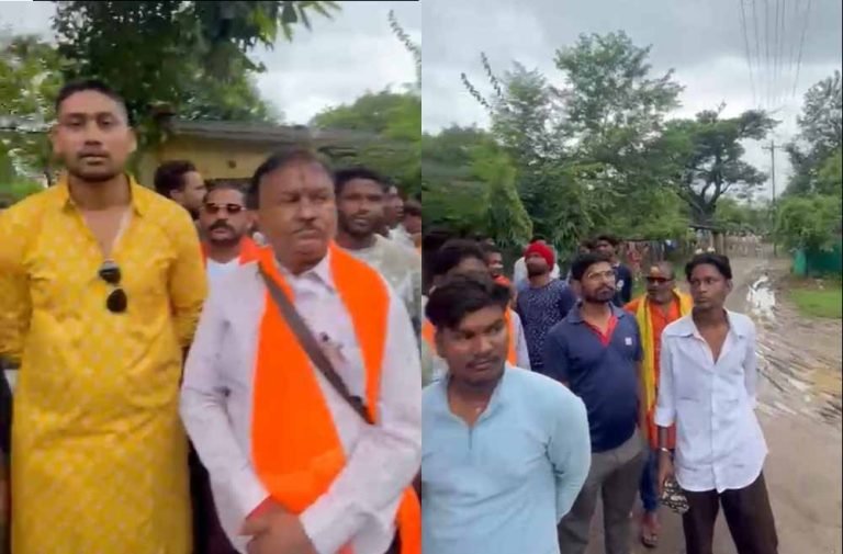 अवैध भवन में धार्मिक आयोजन पर विवाद, बजरंग दल-विहिप कार्यकर्ताओं का प्रदर्शन