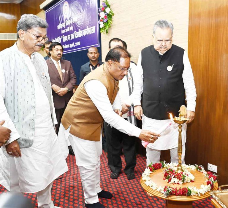 छत्तीसगढ़ के 25 वर्षों की स्वर्णिम यात्रा में संसदीय पत्रकारों का योगदान अतुलनीय : विधानसभा अध्यक्ष डॉ. रमन सिंह