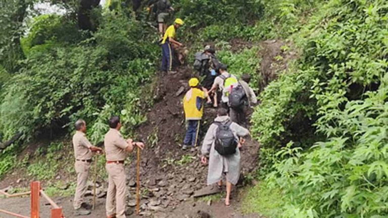 भारी भूस्खलन से केदारनाथ यात्रा बाधित, तीन दिन तक बंद रहेगा पैदल मार्ग