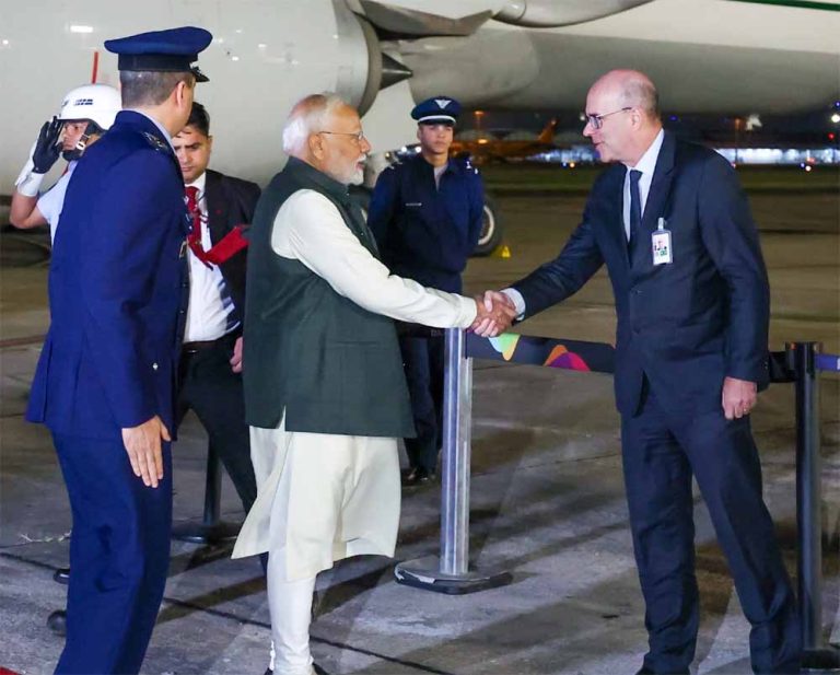 ब्रिक्स शिखर सम्मेलन: ब्राजील पहुंचने पर पीएम मोदी का भव्य स्वागत