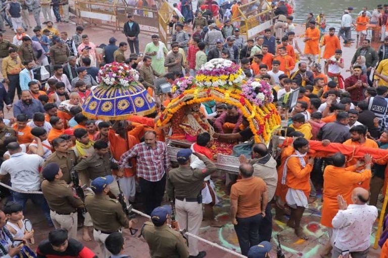 एकादशी पर उज्जैन में बाबा महाकाल की दूसरी सवारी, श्रद्धालुओं का उमड़ा सैलाब