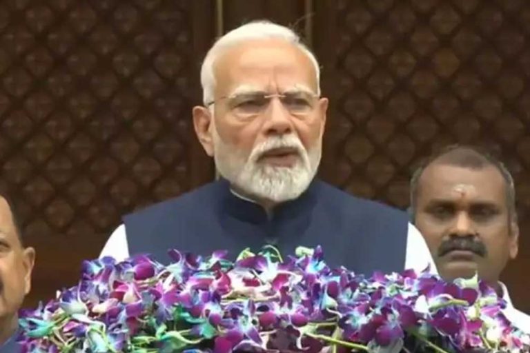पीएम मोदी का सख्त संदेश: बम-बंदूक नहीं, संविधान की जीत हो रही है – पाकिस्तान दुनिया के सामने बेनकाब