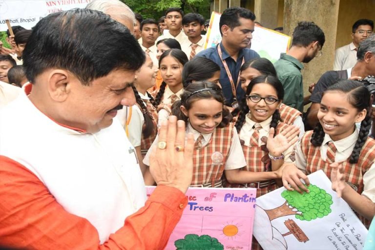 भोपाल में हरियाली की नई शुरुआत, CM बोले- गलतियों को सुधारे बिना नहीं चलेगा काम