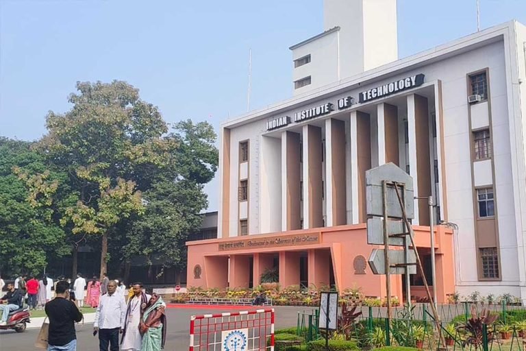 IIT खड़गपुर में एक और छात्र की संदिग्ध मौत, मध्यप्रदेश के छात्र ने तोड़ा दम
