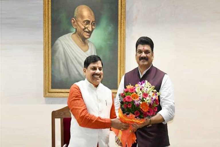 डॉ. यादव की विदेश यात्रा से वापसी पर खाद्य मंत्री ने किया स्वागत, दी शुभकामनाएं
