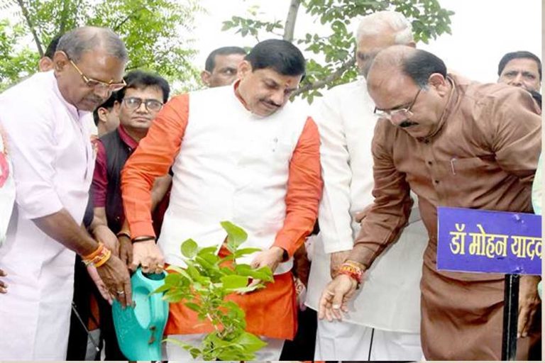 पौधरोपण को बताया जीवन का रक्षा कवच, सीएम यादव ने दिए पर्यावरण संरक्षण के मंत्र