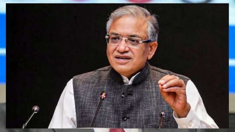 मृत वोटरों पर चुनाव आयोग सख्त: CEC ने विपक्ष से पूछा – क्यों नहीं हटे नाम?