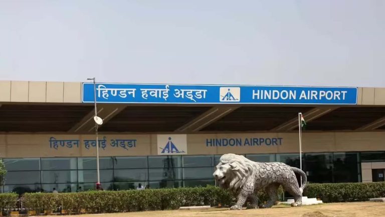 हिंडन एयरपोर्ट रोड पर अब पब्लिक की एंट्री नहीं, रील्स और स्टंटबाजी पर सख्ती