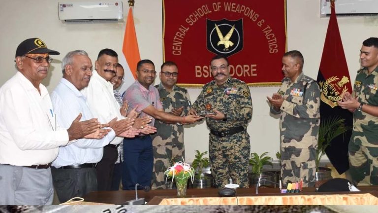 बीएसएफ संग्राहलय इंदौर को मिला अनमोल धरोहर, प्रदर्शित होगी 100 साल पुरानी रिवाल्वर