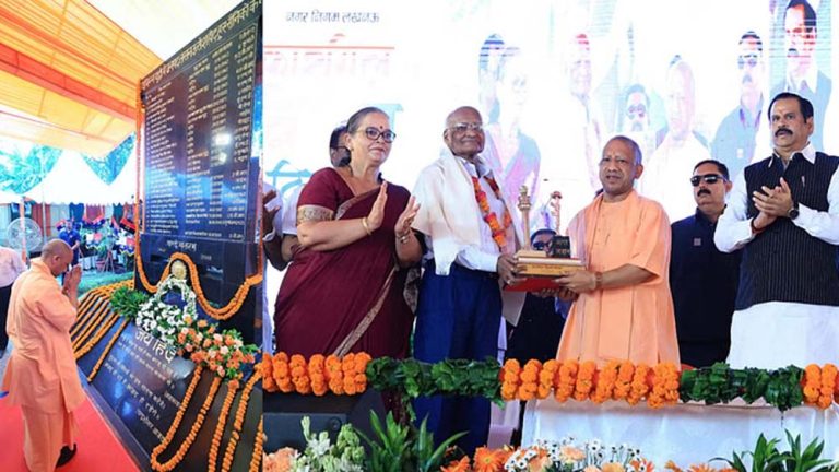 सीएम योगी ने दी शहीदों को पुष्पांजलि, कहा- कारगिल दिवस है वीरता का उत्सव