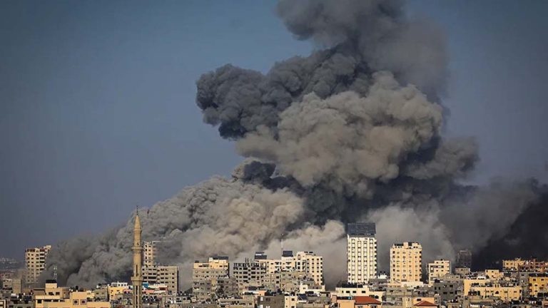 Gaza में तबाही का सायरन बजा, Trump ने Israel को Gaza में कार्रवाई के लिए खुली छूट दी