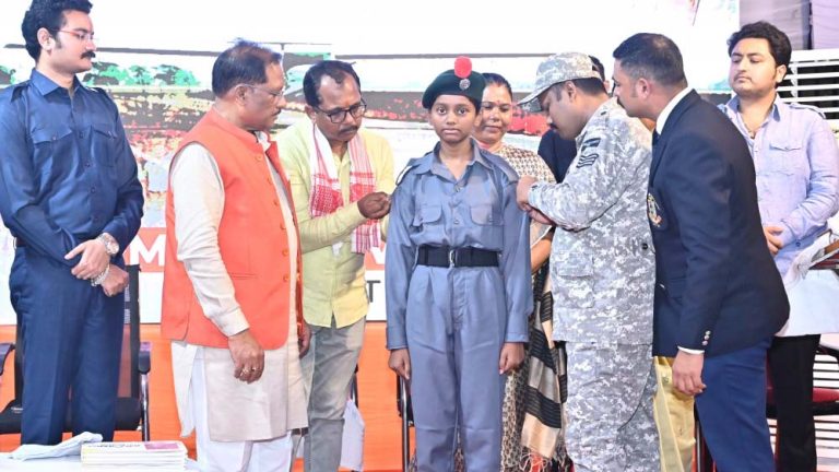 जशपुर के पीएम विद्यालय में एनसीसी एयर स्क्वाड्रन की शुरुआत, सीएम साय ने दी मंजूरी