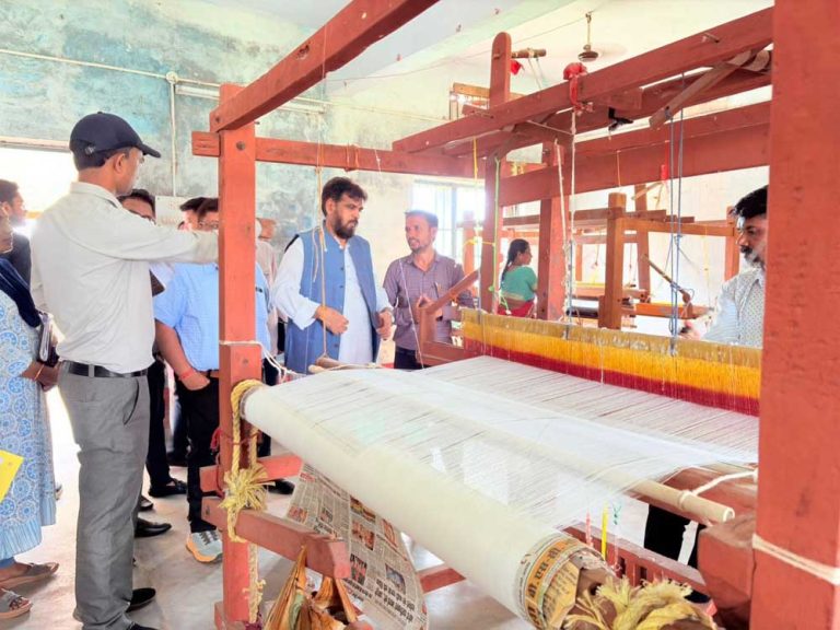 ग्रामोद्योग में बढ़ेगे रोजगर के अवसर : अध्यक्ष पाण्डेय