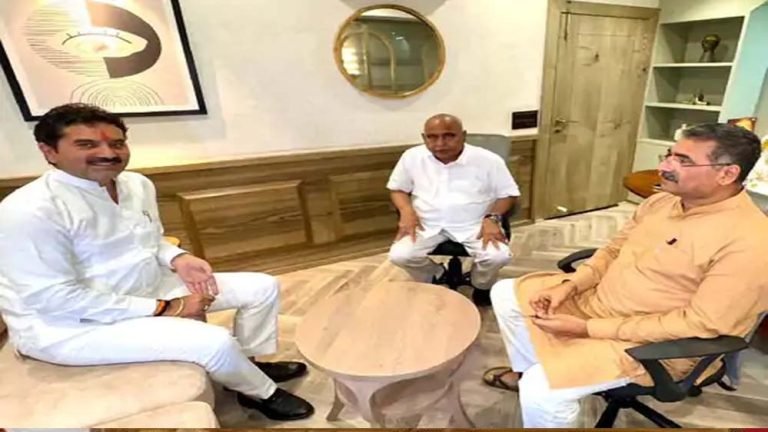 पुत्र के मंदिर विवाद में बोले थे ‘मैं साथ हूं’, भाजपा ने विधायक गोलू शुक्ला को किया तलब