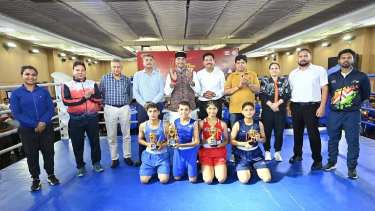 खिलाड़ियों को मंत्री सारंग की प्रेरणा: पूरी ताकत से खेलें, प्रदेश को दिलाएं गौरव