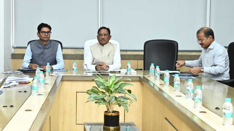 मुख्यमंत्री ने ली वित्त विभाग की उच्च स्तरीय समीक्षा बैठक : वित्तीय प्रबंधन में दक्षता और पारदर्शिता सुनिश्चित करने के दिए निर्देश