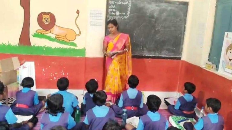 राज्य शासन द्वारा प्रारंभ की गई युक्तियुक्तकरण नीति का प्रभाव अब गांव-गांव में नजर आने लगा