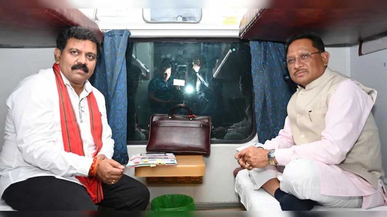 राजधानी रायपुर से अंबिकापुर तक करेंगे रेल का सफर,  ट्रेन यात्रा को लेकर उत्साहित दिखे मुख्यमंत्री