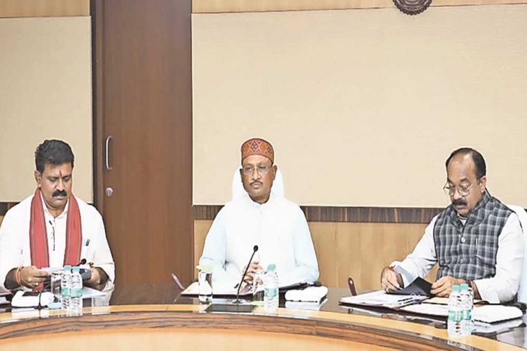 साय कैबिनेट की अगली बैठक​ में किसानों और खाद से जुड़ी समस्याओं को लेकर लेकर अहम फैसला लिया जा सकता