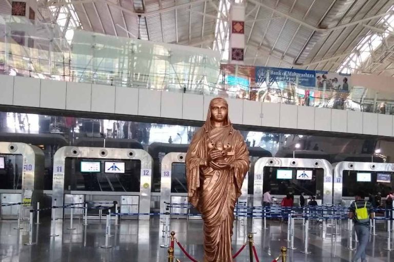 देवी अहिल्याबाई होल्करएयरपोर्ट को फिर मिली बम से उड़ाने की धमकी: डायरेक्टर के पास ‘किल यू कील’ से संबंधित आया मेल
