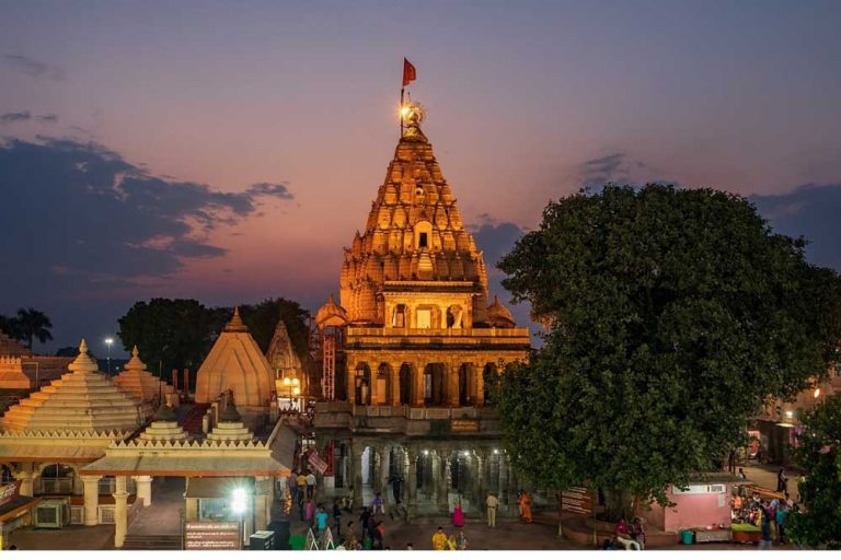महाकाल मंदिर में दान का आंकड़ा चार गुना बढ़ा, 60 करोड़ पार, गुप्त दान में मिली चांदी की पालकी