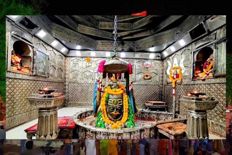 ज्योतिर्लिंग महाकाल मंदिर में श्रावण मास में भगवान महाकाल के भांग शृंगार और शिखर पर ध्वज चढ़ाने की बुकिंग फुल