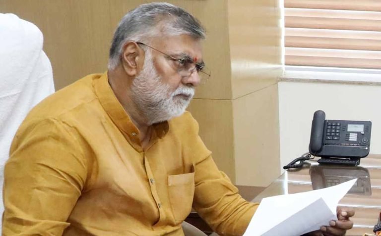 गांवों के विकास की रफ्तार तेज होगी! मंत्री पटेल ने विभागीय योजनाओं की समीक्षा की