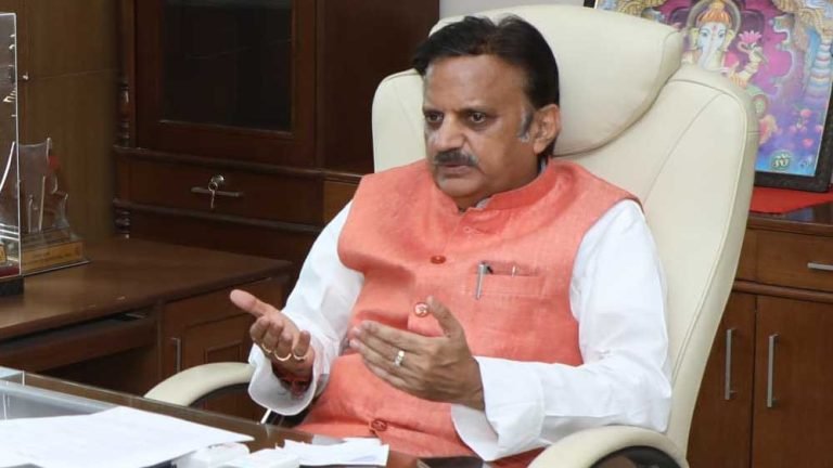 फीडर सेपरेशन और नए सब स्टेशन का निर्माण समय पर पूरा करें: उप मुख्यमंत्री शुक्ल का निर्देश