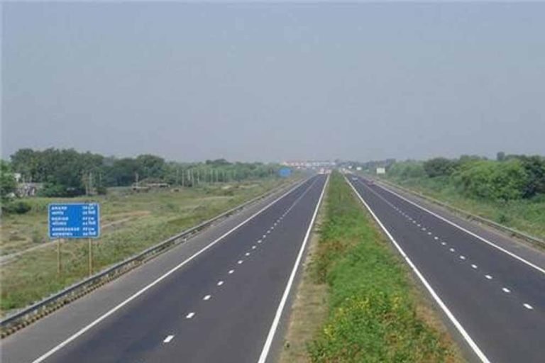 मुआवजा राशि जारी होने में उलझा पश्चिमी रिंग रोड, बारिश में नहीं चलेगी मशीनें