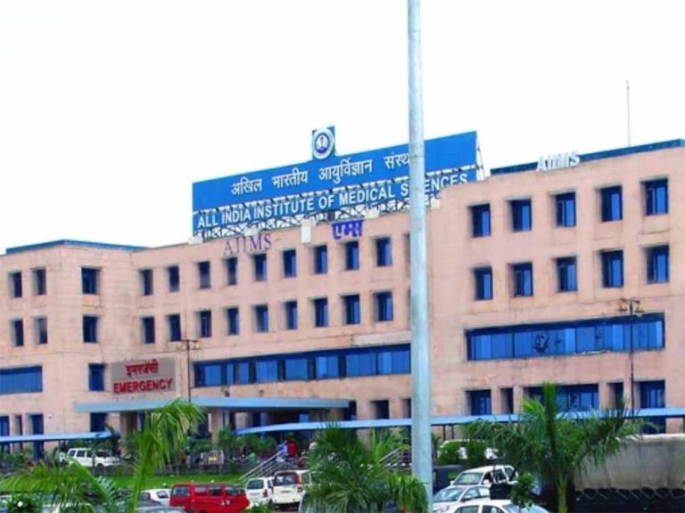 एक और जिंदगी बचाई AIIMS Bhopal ने, बुजुर्ग महिला को गाइटर से दिलाया राहत