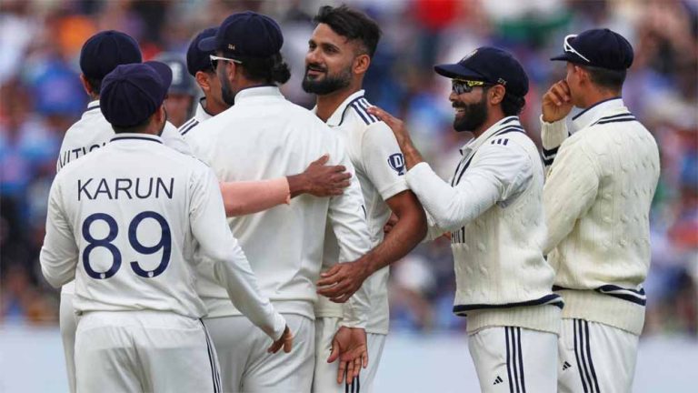इंग्लैंड के लड़खड़ाने के बाद 100 रन पूरे, आकाश के जाल में फंसे ब्रूक, क्रीज पर बेन स्टोक्स और जेमी स्मिथ