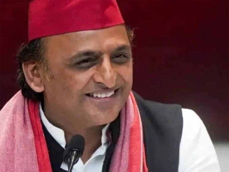 बिहार में BJP पर अखिलेश का तीखा वार, कहा- JPNIC बर्बाद कर अब वोट मांग रहे हैं