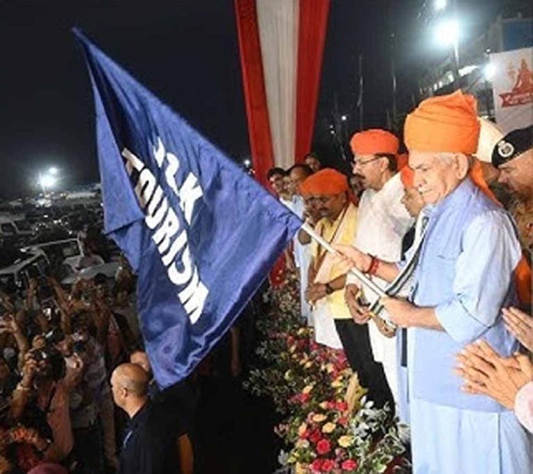 श्री अमरनाथ यात्रा का शुभारंभ, उपराज्यपाल सिन्हा ने पहले जत्थे को किया रवाना